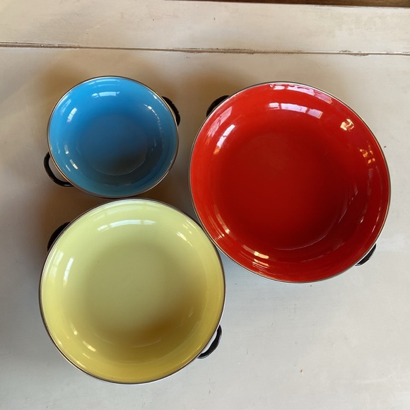 Yugoslav enameled vintage nesting skillets from the sixties - Picture 2 of 3